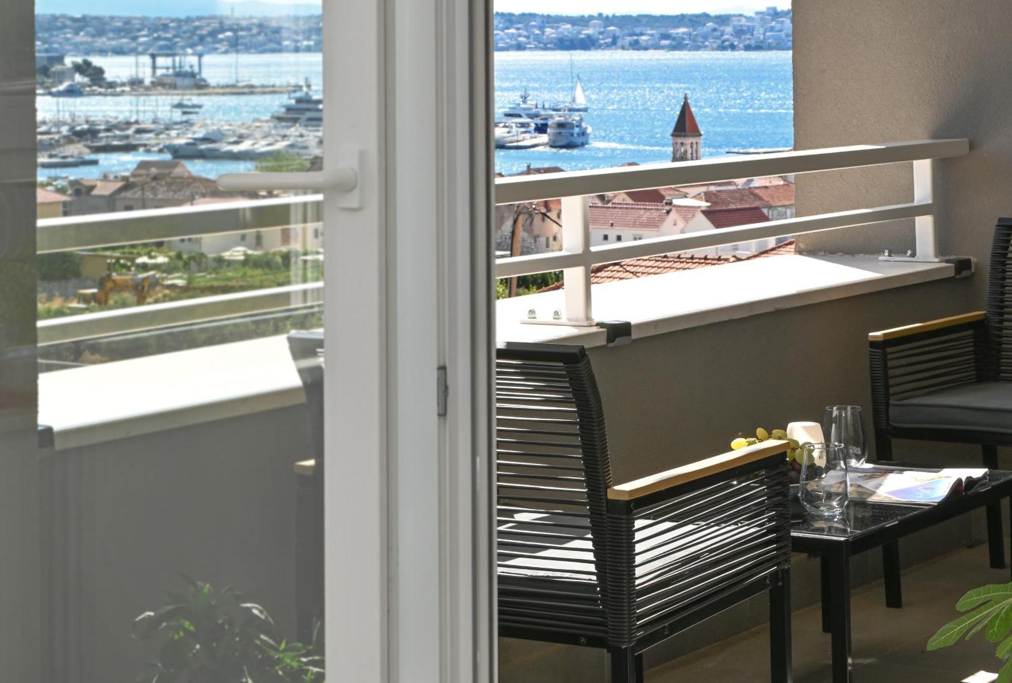 Tri Masline With Seaview Apartment *